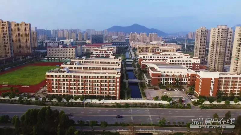 中学,2016年被评为浙江省二级特色示范高中,曾培养出乐清市高考状元2